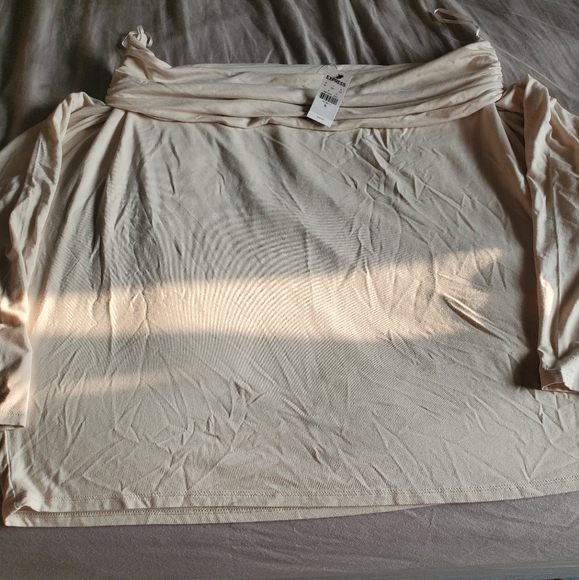 Express size XL, cream color, off the shoulder, dolman sleeve - Picture 2 of 4